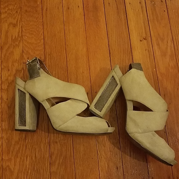 Gray Suede Block Heels - Picture 5 of 5